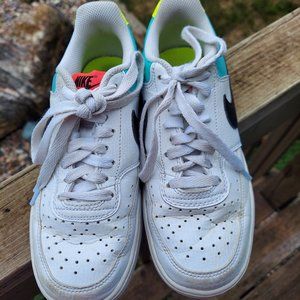 Women's Nike Court Vision Low sz 6